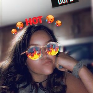 Meet your Posher, Caydence